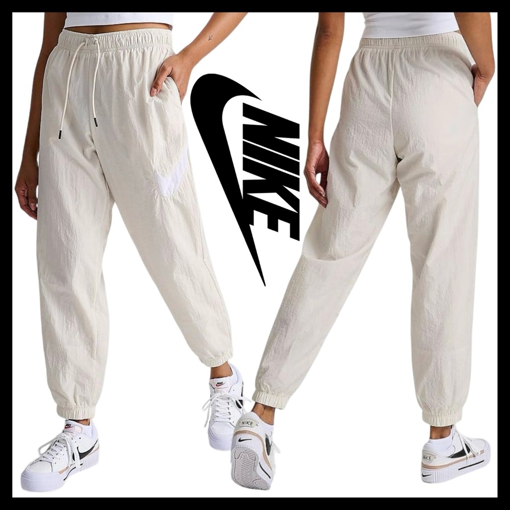 Nike Women’s Mid Rise Loose Fit Swoosh Windbreaker Track Pants Size (M) NEW